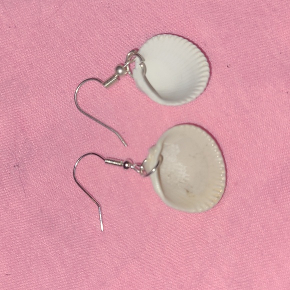 Shell earrings - Picture 2 of 4